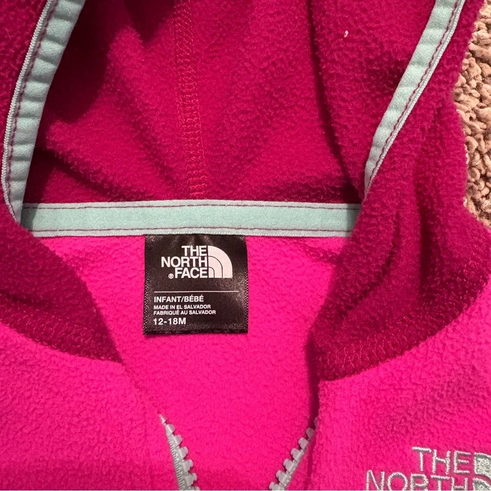 The North Face Magenta Fleece Jacket - Picture 3 of 3
